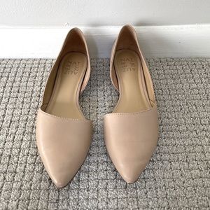Naturalizer Neutral Flats Size 8M (also fits 8.5)